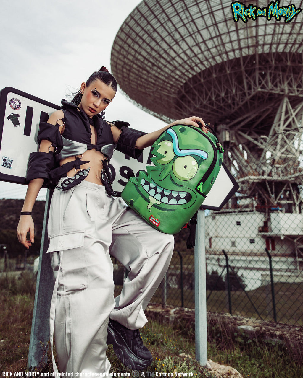 RICK & MORTY PICKLE SHARKBITE BACKPACK (DLXV)